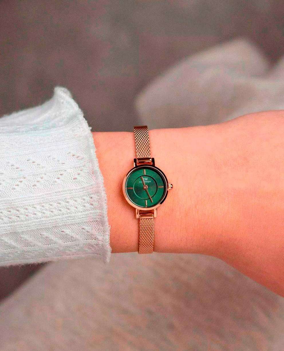 Daniel Wellington Daniel Wellington Petite Mini Emerald Melrose DW00100742 , наручные женские часы фото под углом