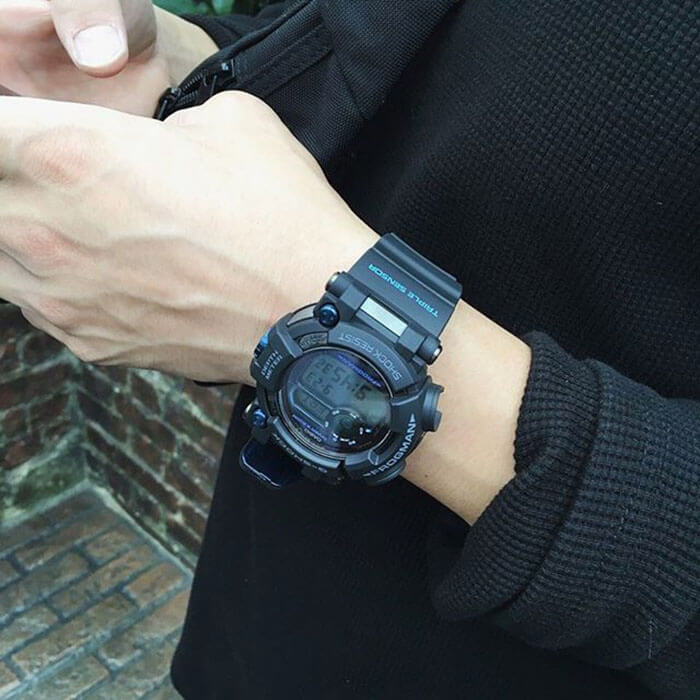 Casio Casio G-Shock GWF-D1000B-1E электронные мужские часы часы крупный план серый циферблата