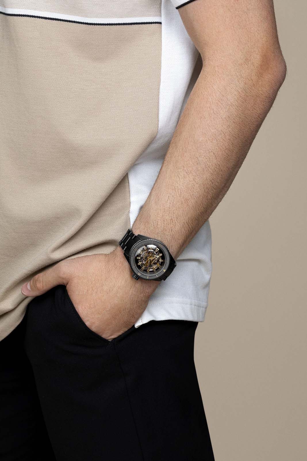 Оригинальные часы Rado Rado Captain Cook High-Tech Ceramic R32147162 механические калибр механизма  общий вид
