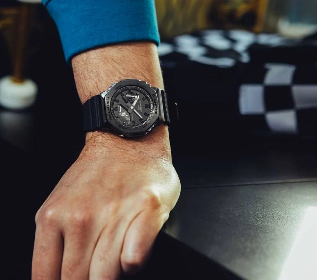 Casio Casio G-Shock GMA-P2100BB-1ADR (GMA-P2100BB-1A), g-shock япония женские часы на браслете пластик боковой вид