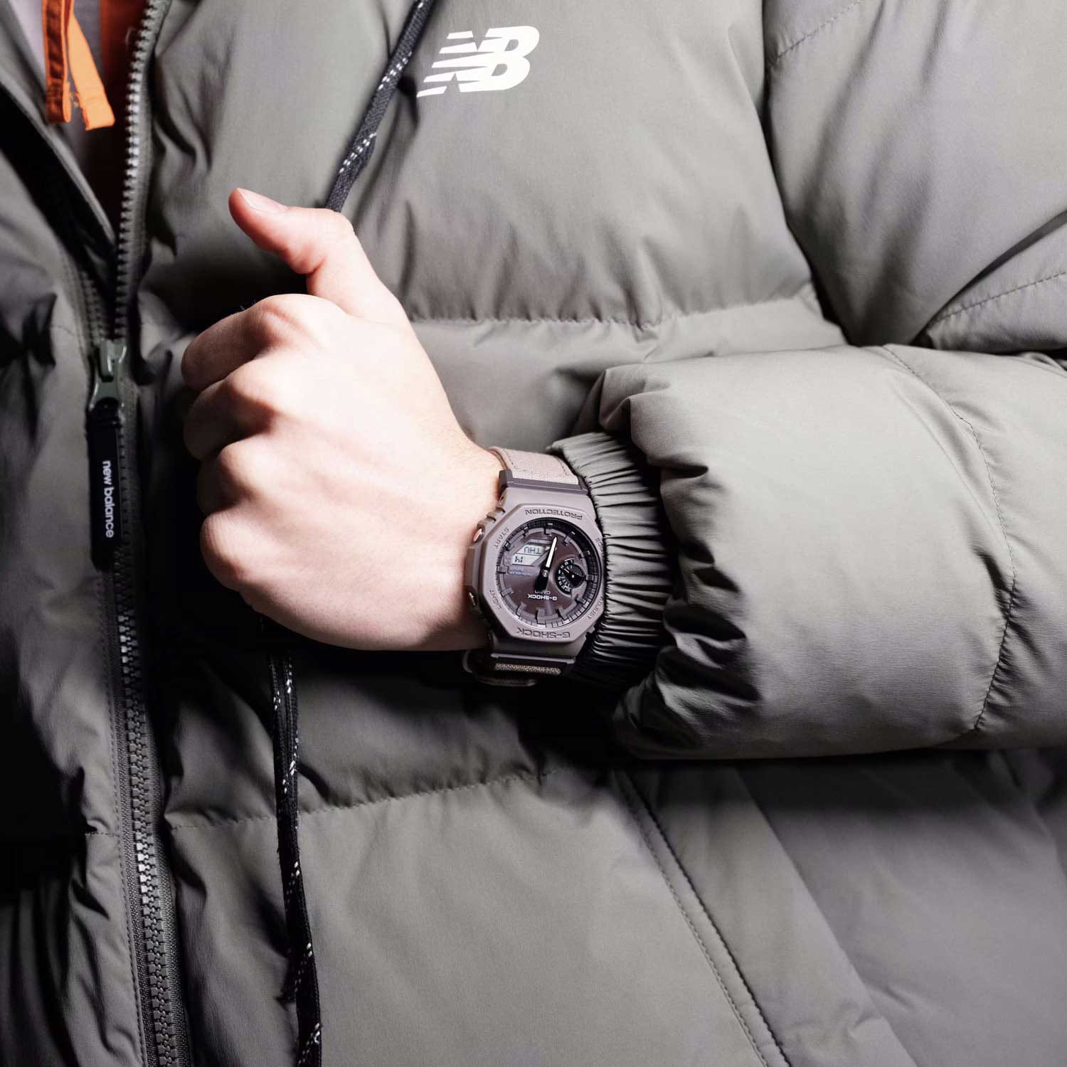 Casio Casio G-Shock GA-B2100CT-5ADR (GA-B2100CT-5A) GA, наручные мужские часы фото под углом