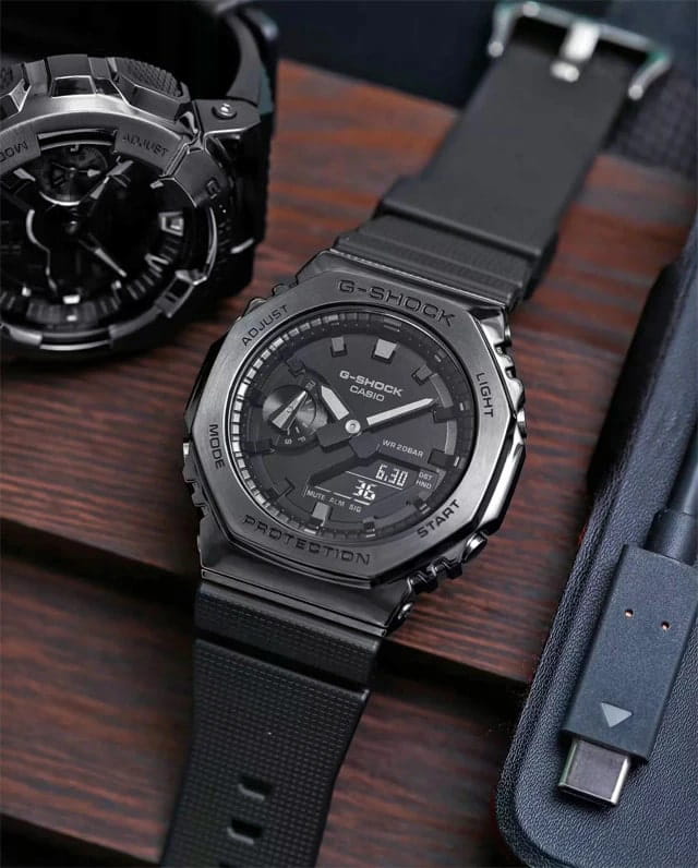 Casio Casio G-Shock GMA-P2100BB-1ADR (GMA-P2100BB-1A) электронные женские часы часы крупный план черный циферблата