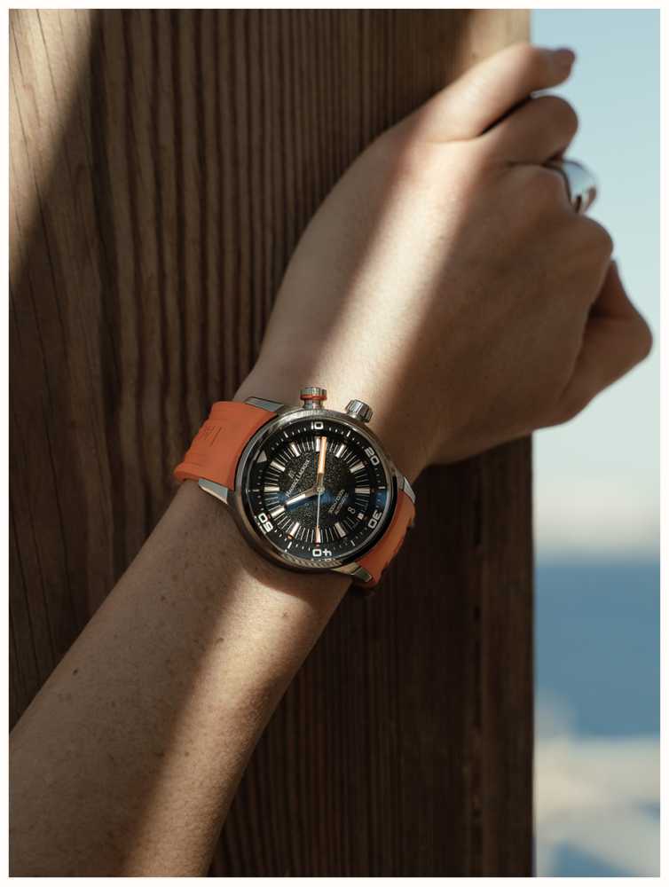 Maurice Lacroix Maurice Lacroix Pontos s diver  PT6248-SS00L-330-J механические мужские часы часы крупный план черный циферблата