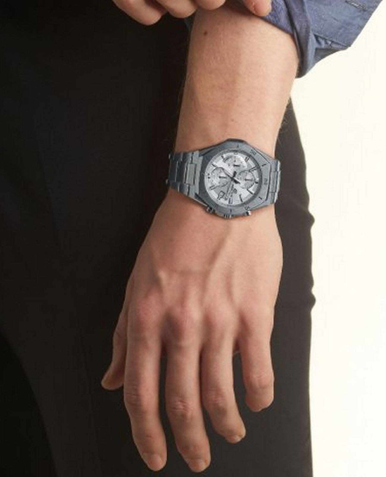 Casio Casio Edifice EFB-680D-7A , наручные мужские часы фото под углом