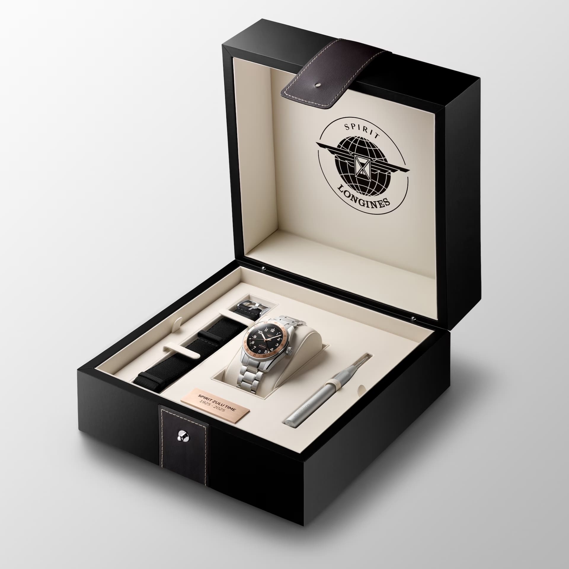 Longines Longines Spirit L3.803.5.53.6 механические мужские часы часы крупный план черный циферблата