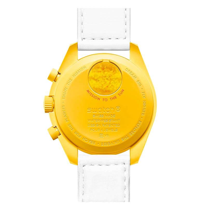 Swatch Swatch x Omega Bioceramic Moonswatch Mission To the Sun SO33J100 , наручные женские часы фото под углом