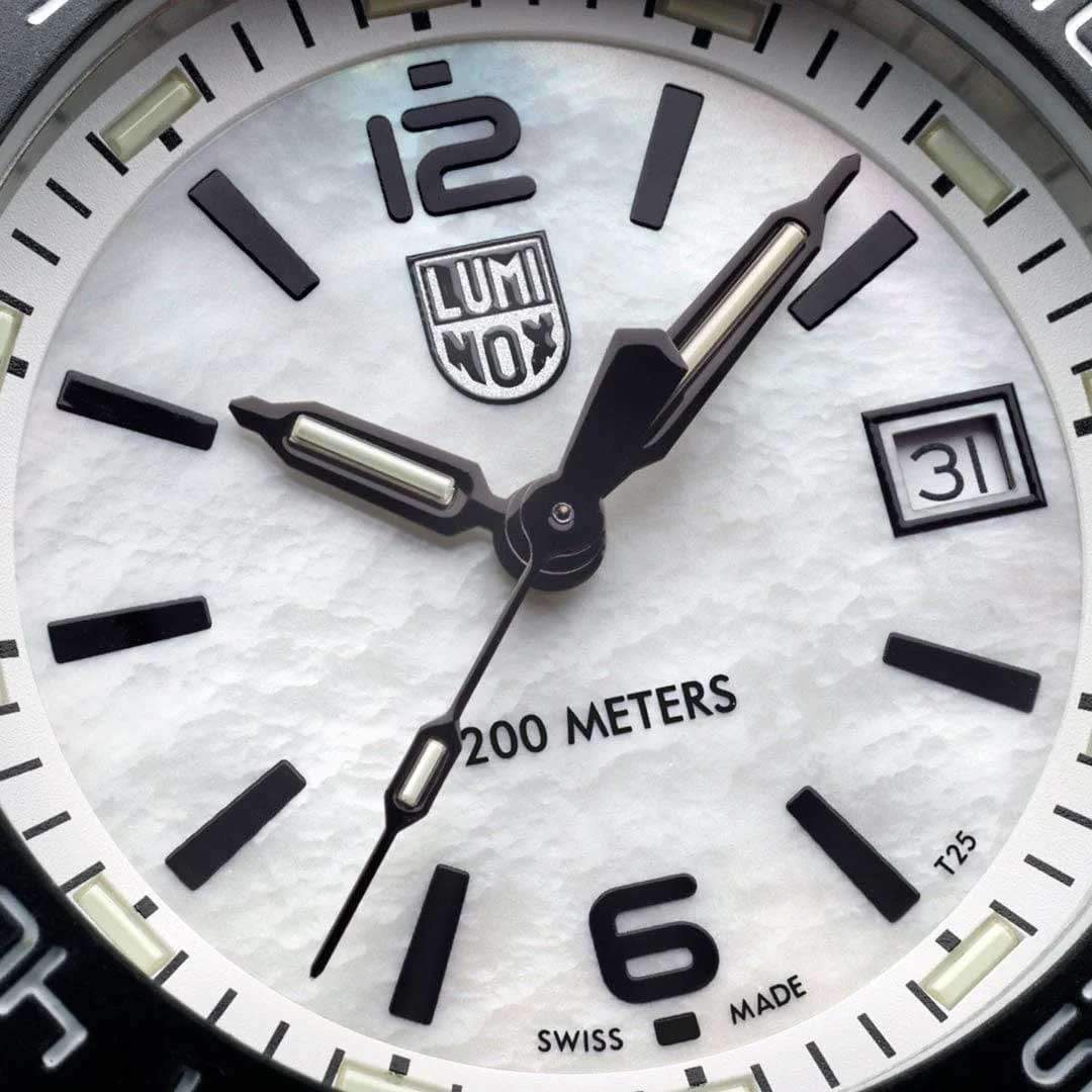 Luminox Luminox Pacific Diver XS.3126M.1, sea швейцария мужские часы на браслете нержавеющая сталь 316l боковой вид