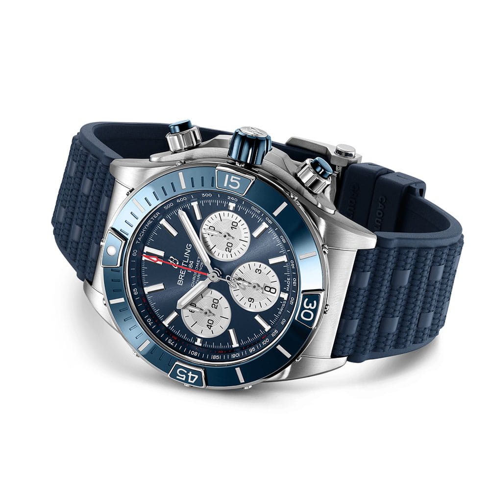 Breitling Breitling Super Chronomat B01 44 AB0136161C1S1, chronomat швейцария мужские часы на браслете каучук боковой вид