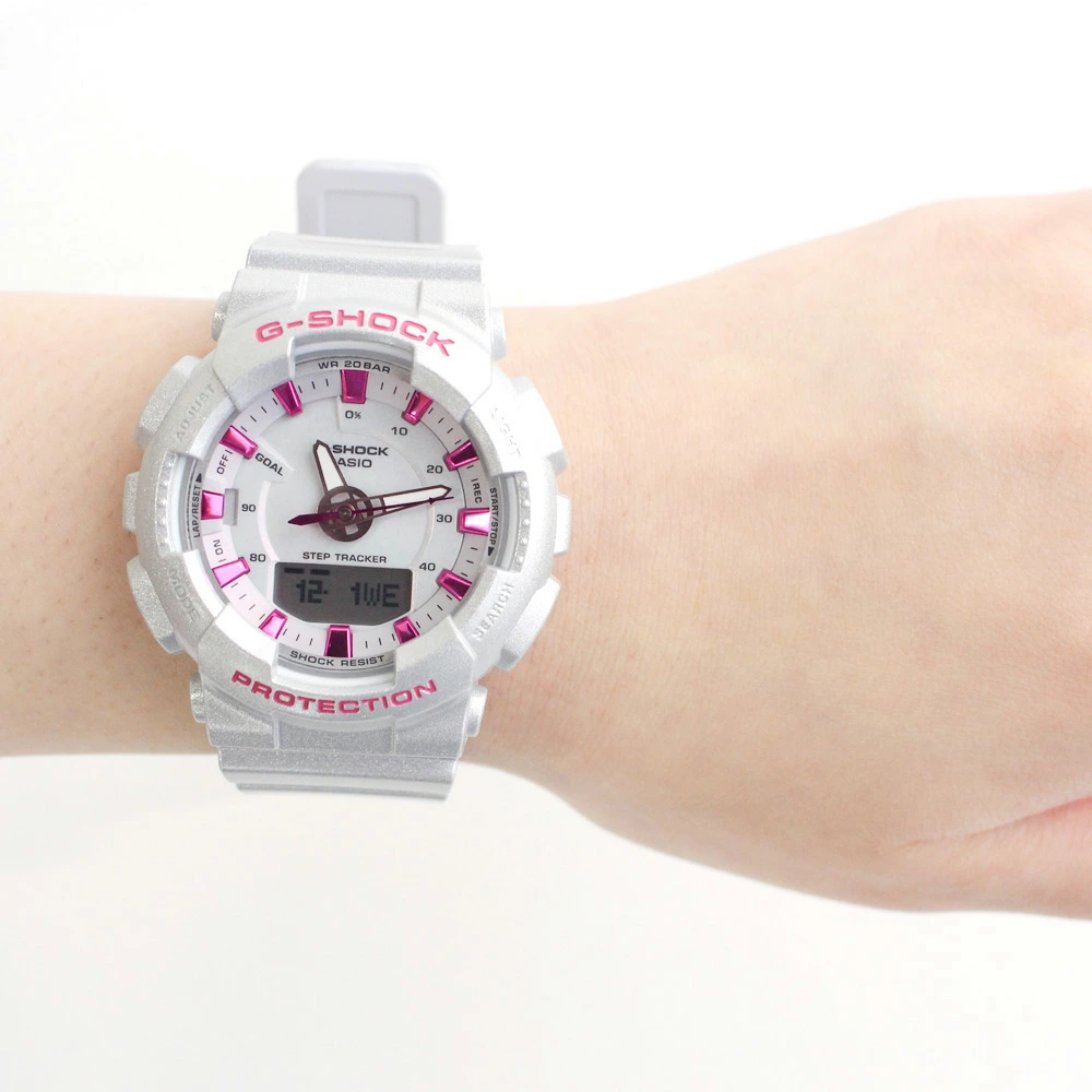 Casio Casio G-Shock GMA-S130NP-8A , наручные женские часы фото под углом