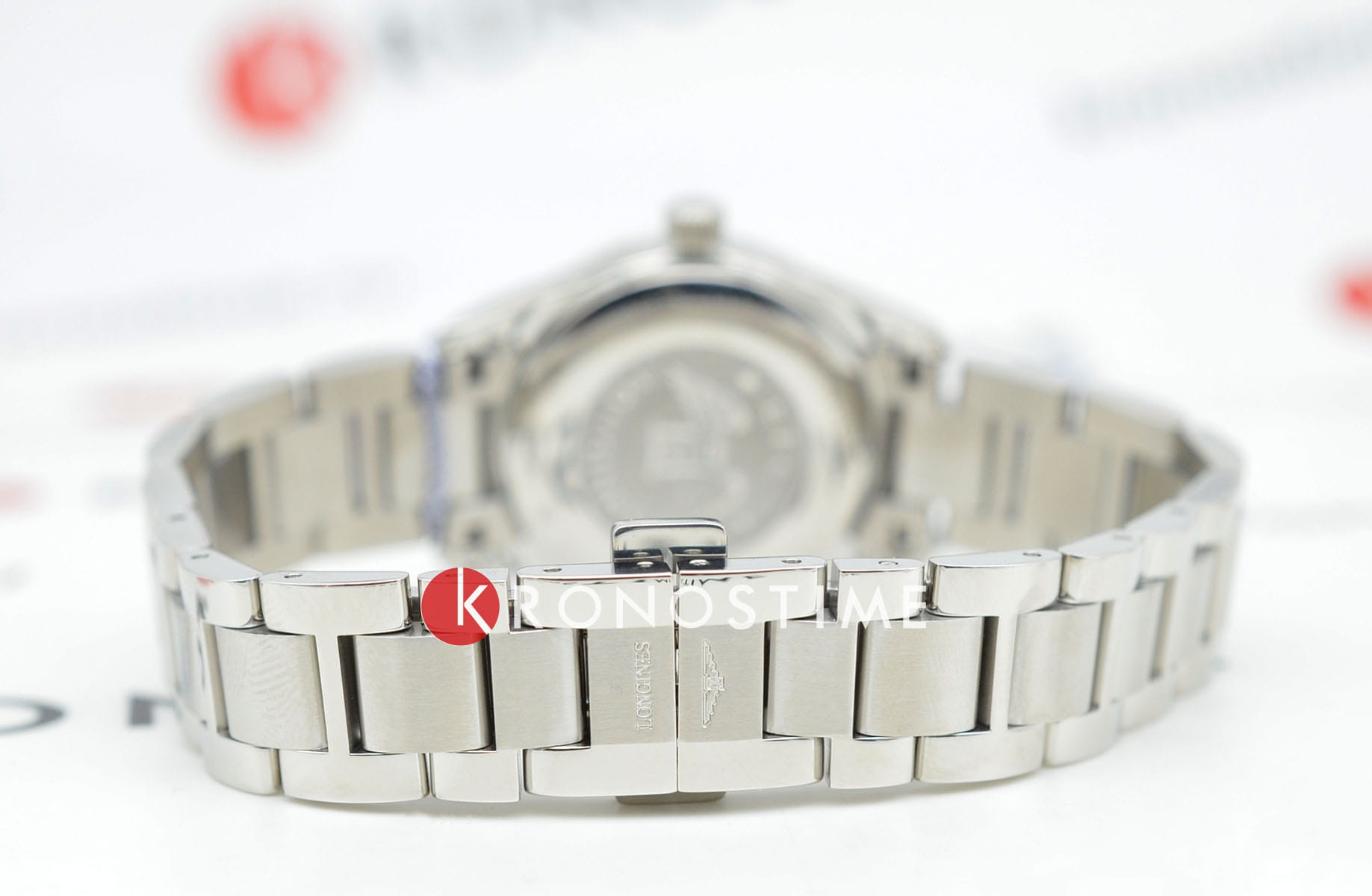 Longines Longines Conquest Classic L2.286.4.52.6 кварцевые женские часы часы крупный план черный циферблата