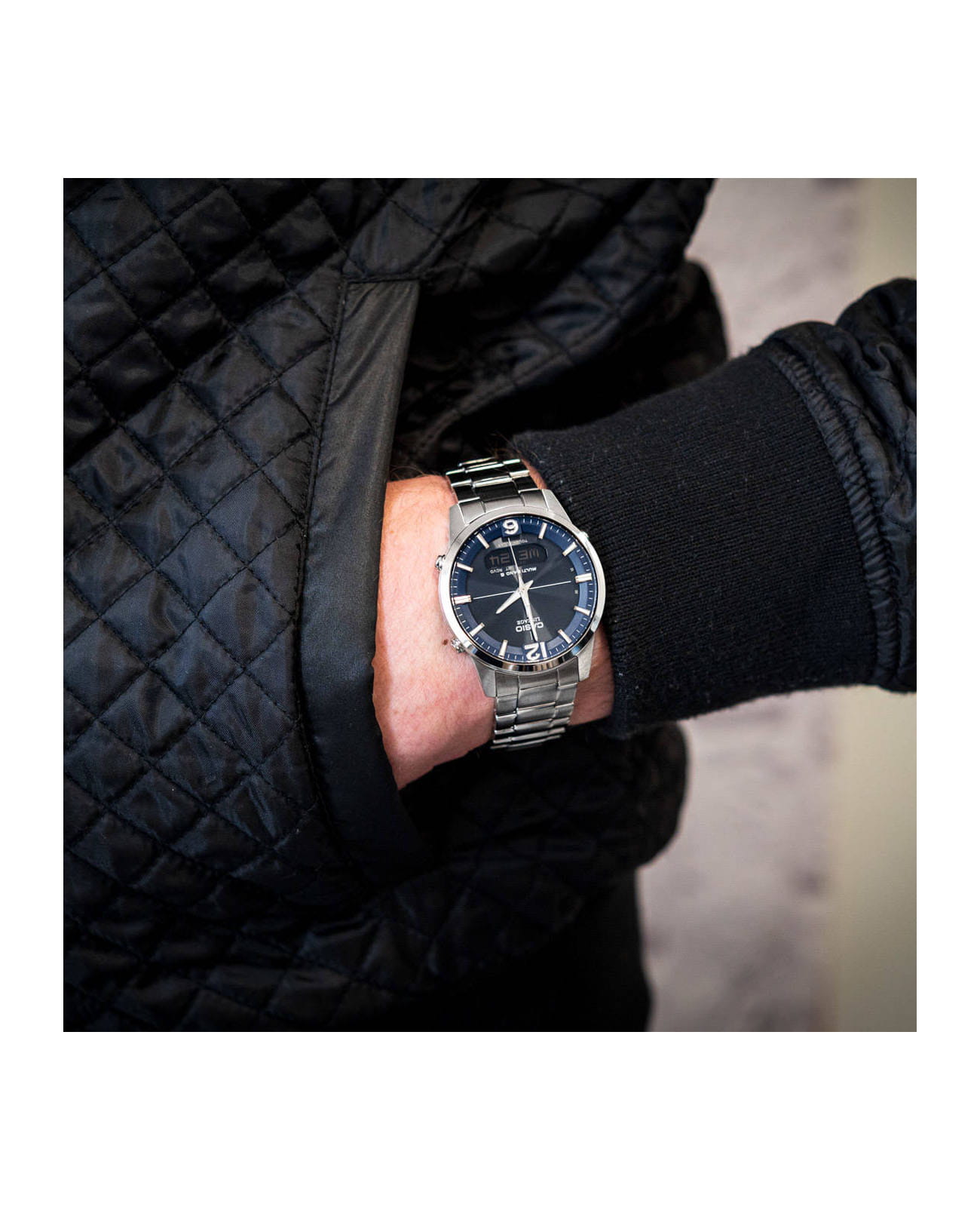 Casio Casio Radio Controlled LCW-M170D-2AER , наручные мужские часы фото под углом