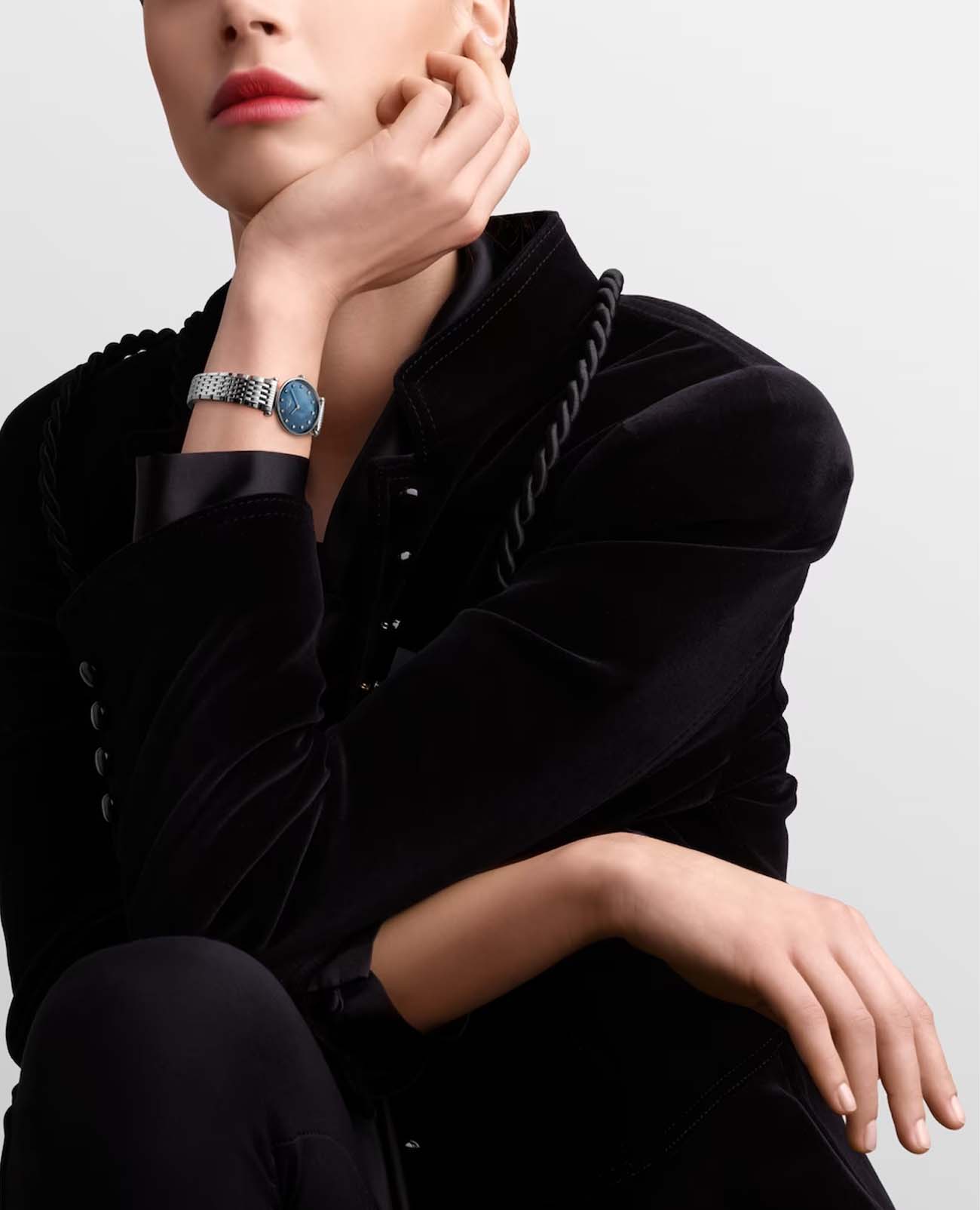 Longines Longines La Grande Classique L4.209.4.81.6 женские часы синий циферблат на запястье