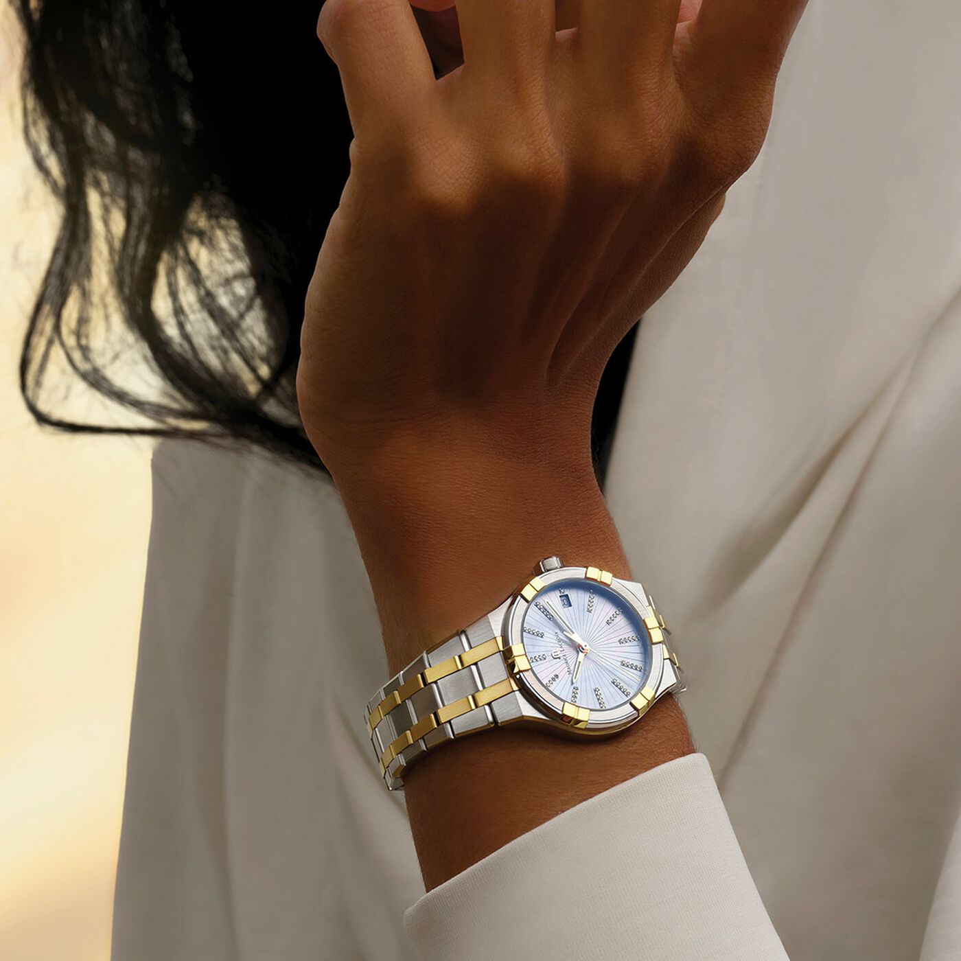 Maurice Lacroix Maurice Lacroix Aikon Quartz AI1106-PVY13-170-1 , наручные женские часы фото под углом