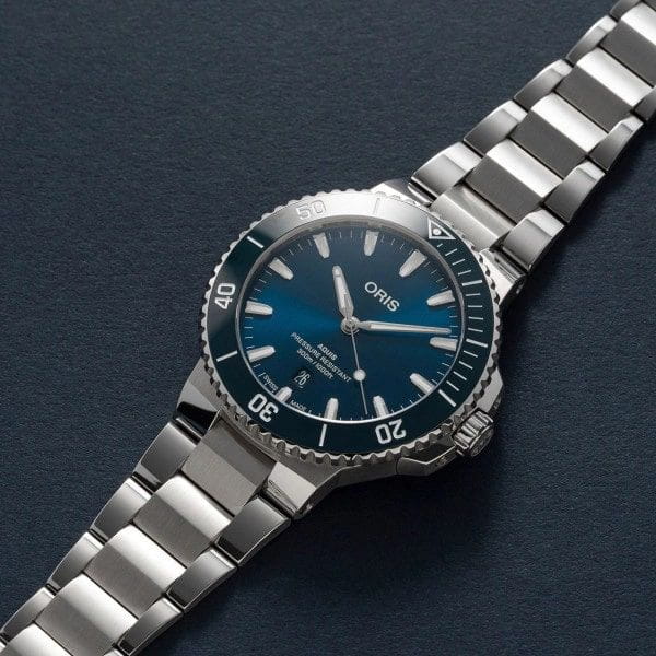 Oris 01 733 7789 4135-07 8 23 04PEB мужские часы застежка крупным планом