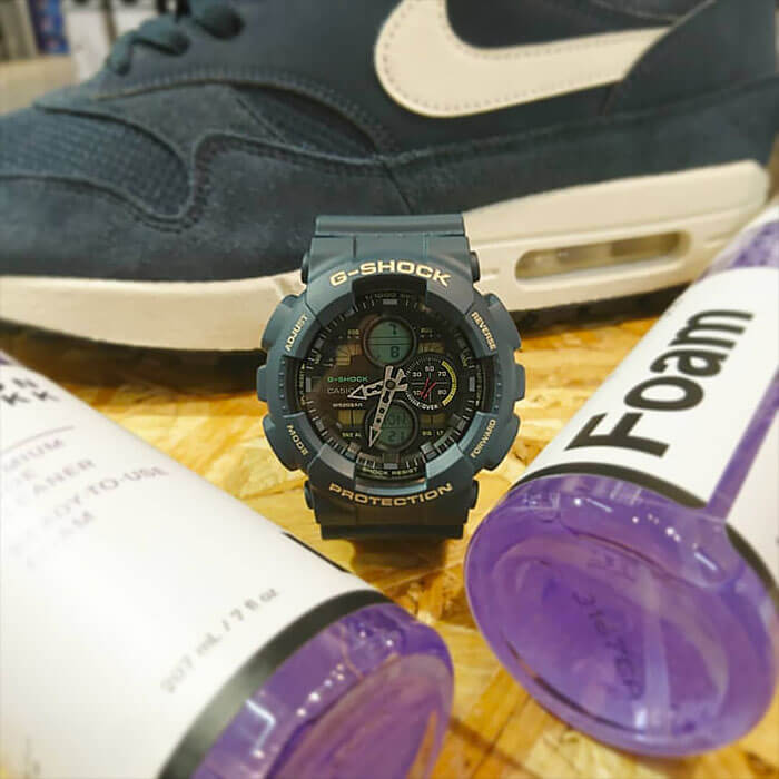 Casio GA-140-2A мужские часы застежка крупным планом