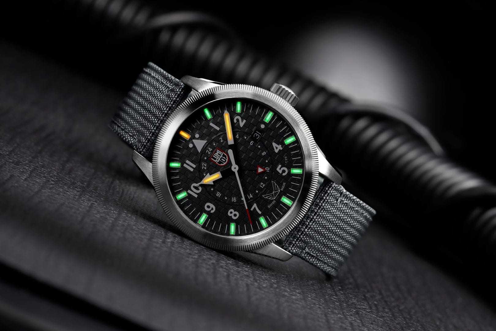 Luminox Luminox Volition America XA.9522.VOL  — детали корпуса и тканевый