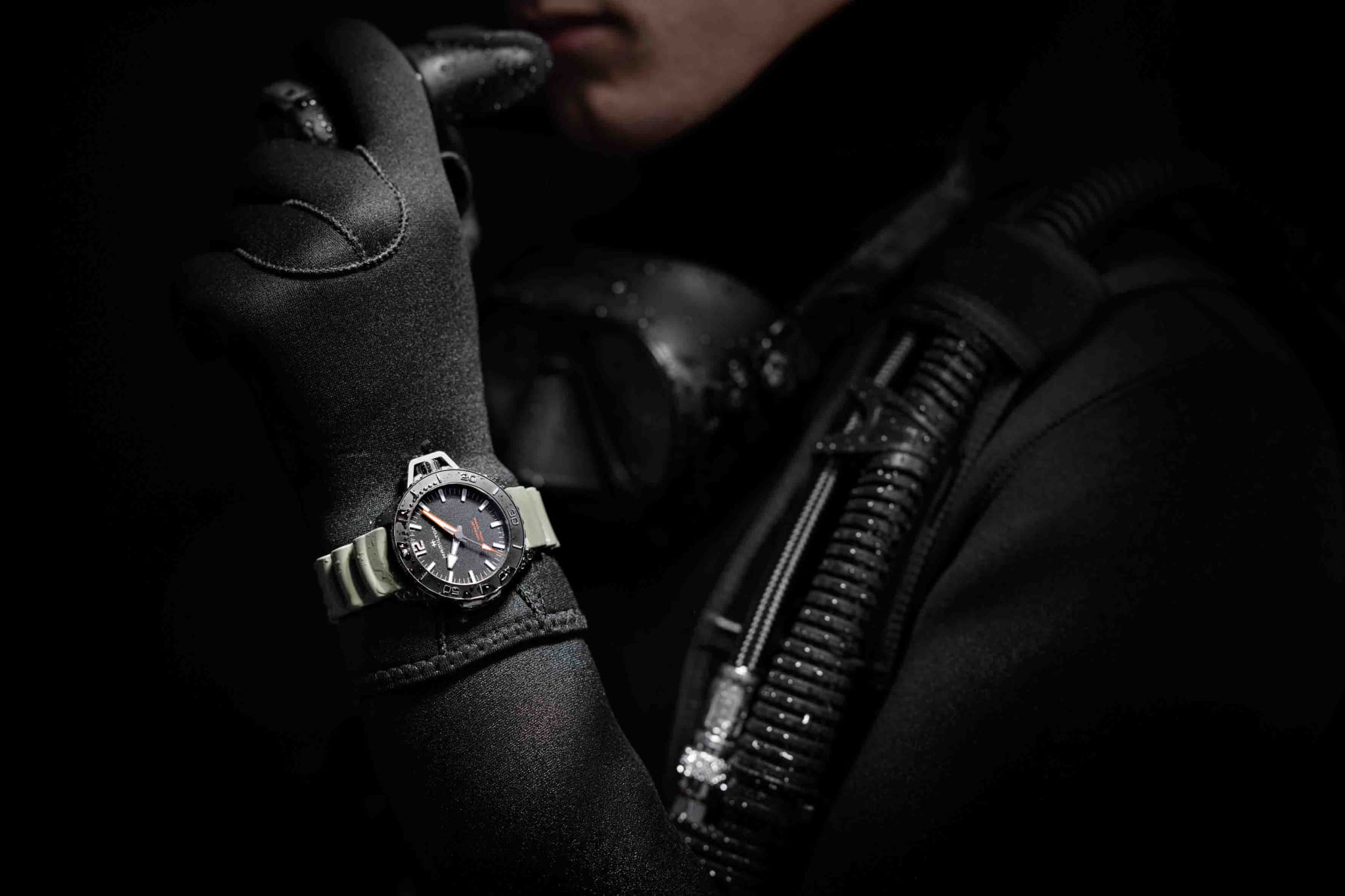 Hamilton Hamilton Khaki Navy Frogman Auto H77825331 механические часы с аксессуарами мужские часы модель H77825331