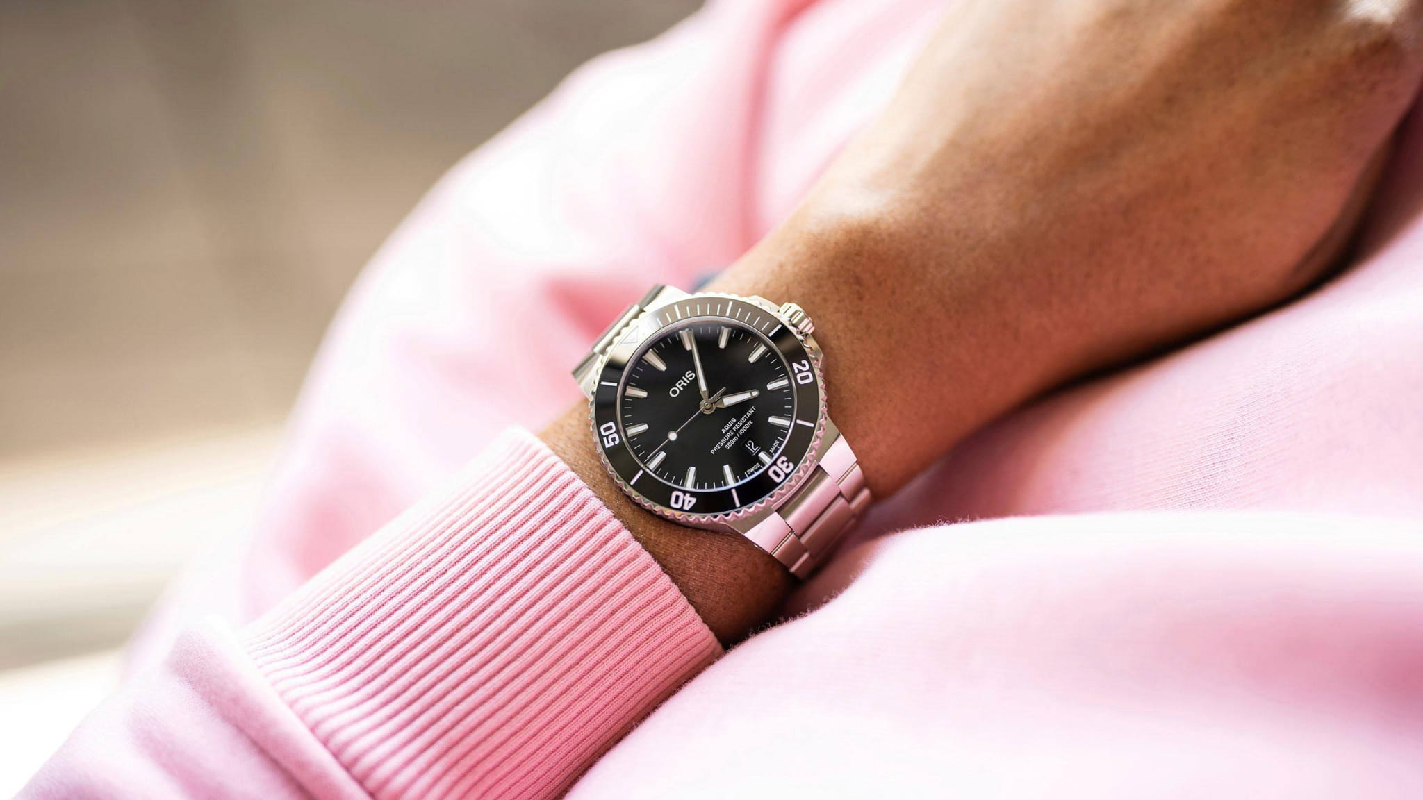 Oris Oris Aquis Date 01 733 7787 4154-07 8 22 04PEB  — детали корпуса и нержавеющая сталь