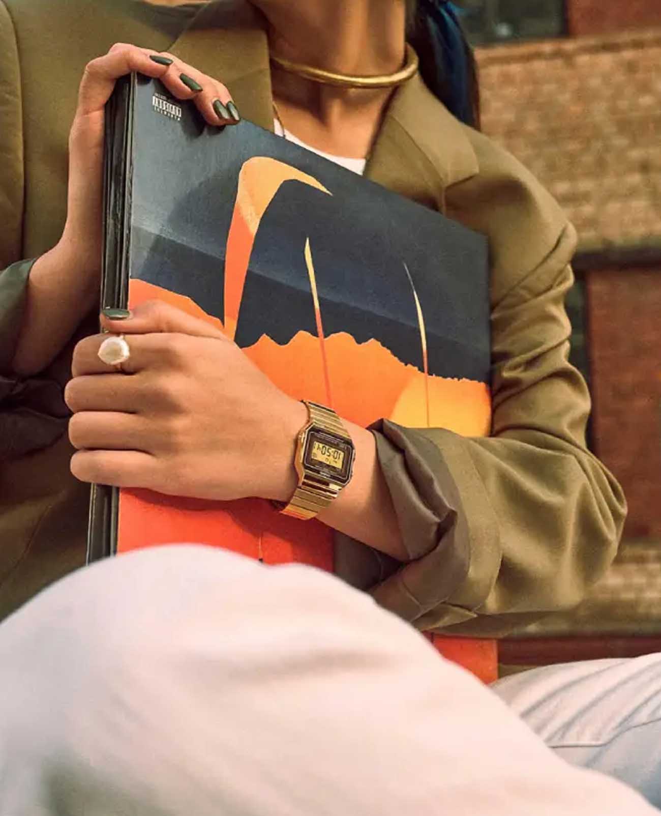 Casio Casio Vintage A700WEG-9AEF ( A700WG-9A) мужские часы  циферблат на запястье