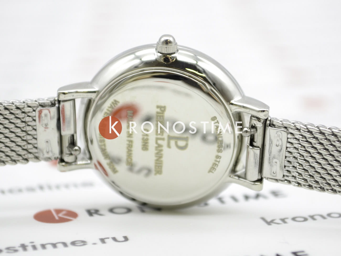 Pierre Lannier 013N628 женские часы застежка крупным планом