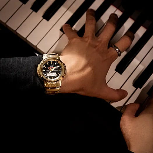Casio Casio G-Shock AWM-500GD-9ADR , наручные мужские часы фото под углом