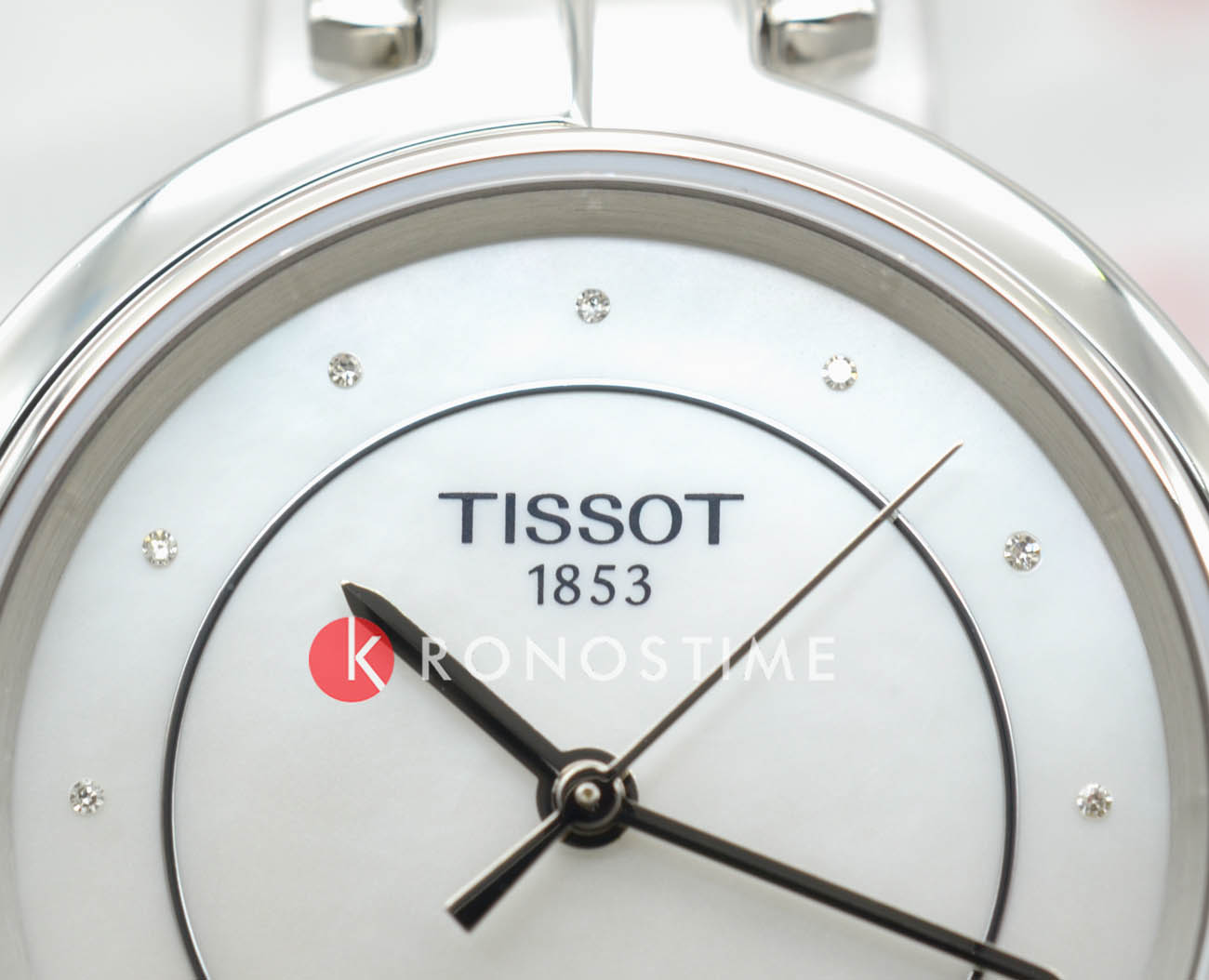 Tissot Tissot Flamingo T094.210.11.116.01 женские часы перламутровый циферблат на запястье