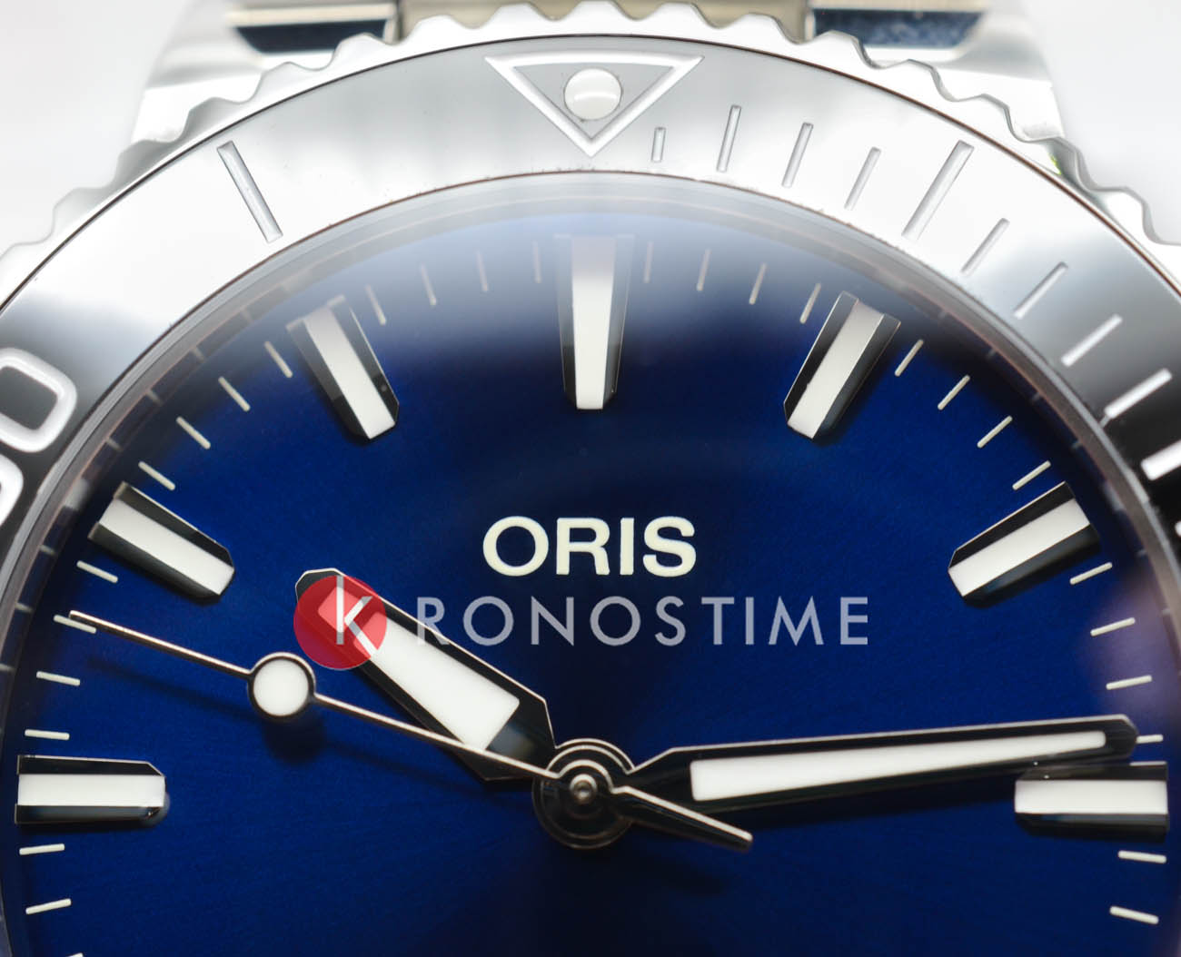 Оригинальные часы Oris Oris Aquis 01 733 7766 4135-07 8 22 05PEB механические калибр механизма 733 общий вид