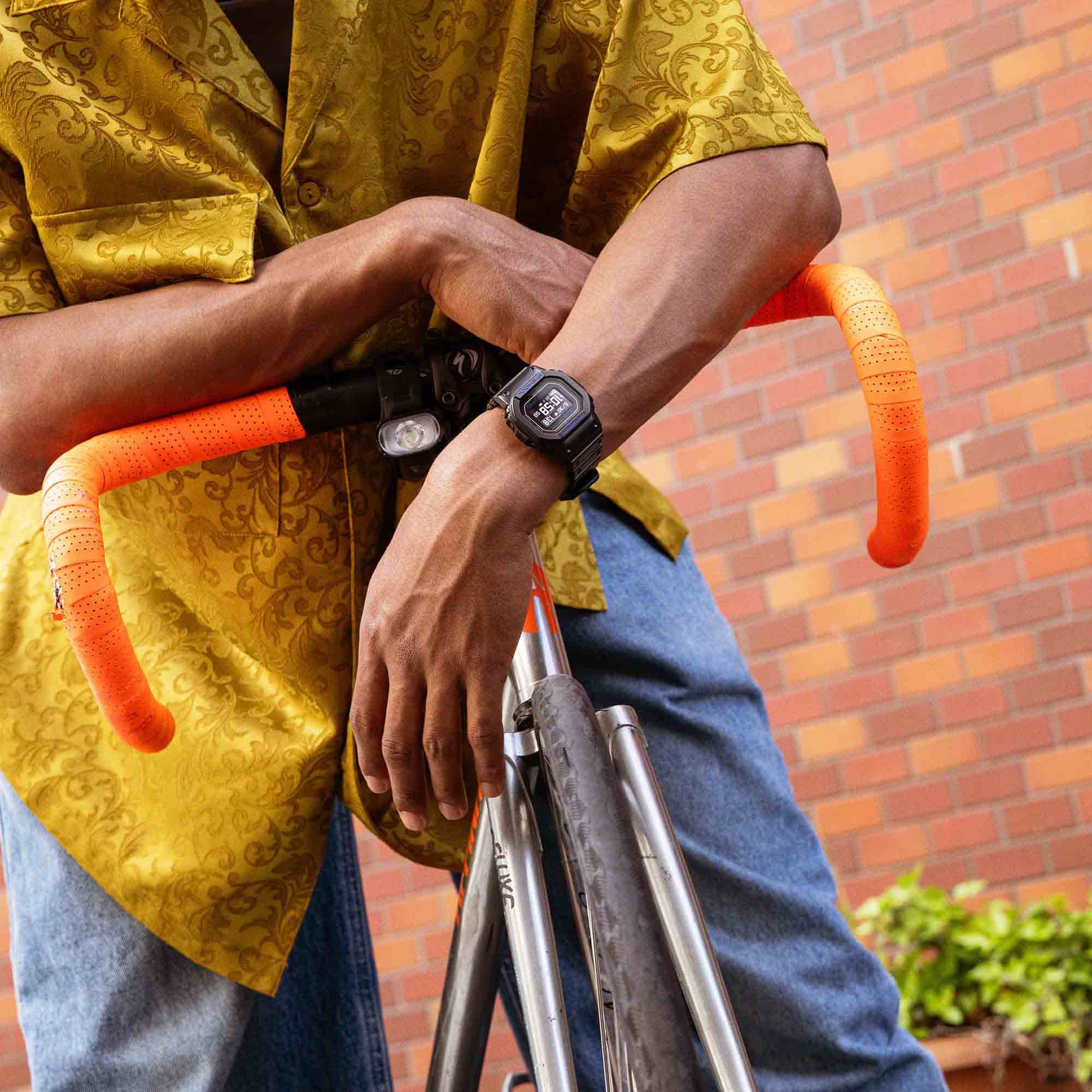 Casio Casio G-Shock DW-H5600-1A2DR (DW-H5600-1A2), g-shock япония мужские часы на браслете пластик боковой вид