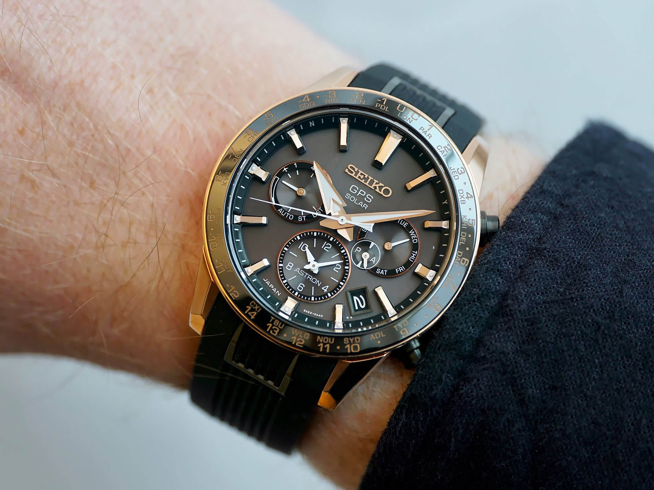 Seiko Seiko Astron GPS Solar SSH006J1 кварцевые мужские часы часы крупный план черный циферблата