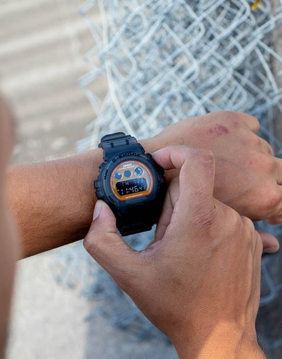 Casio Casio G-Shock DW-6900LS-1 лимитированной серии, наручные мужские часы фото под углом