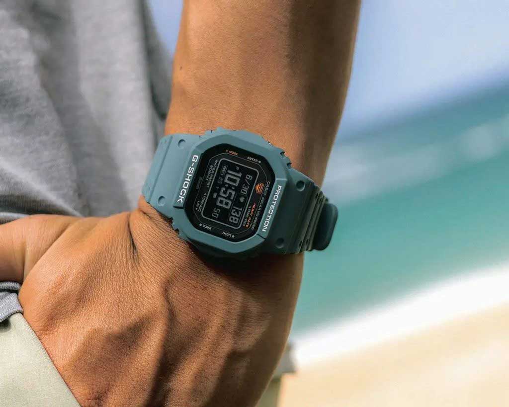 Casio Casio G-Shock DW-H5600-2 лимитированной серии, наручные мужские часы фото под углом