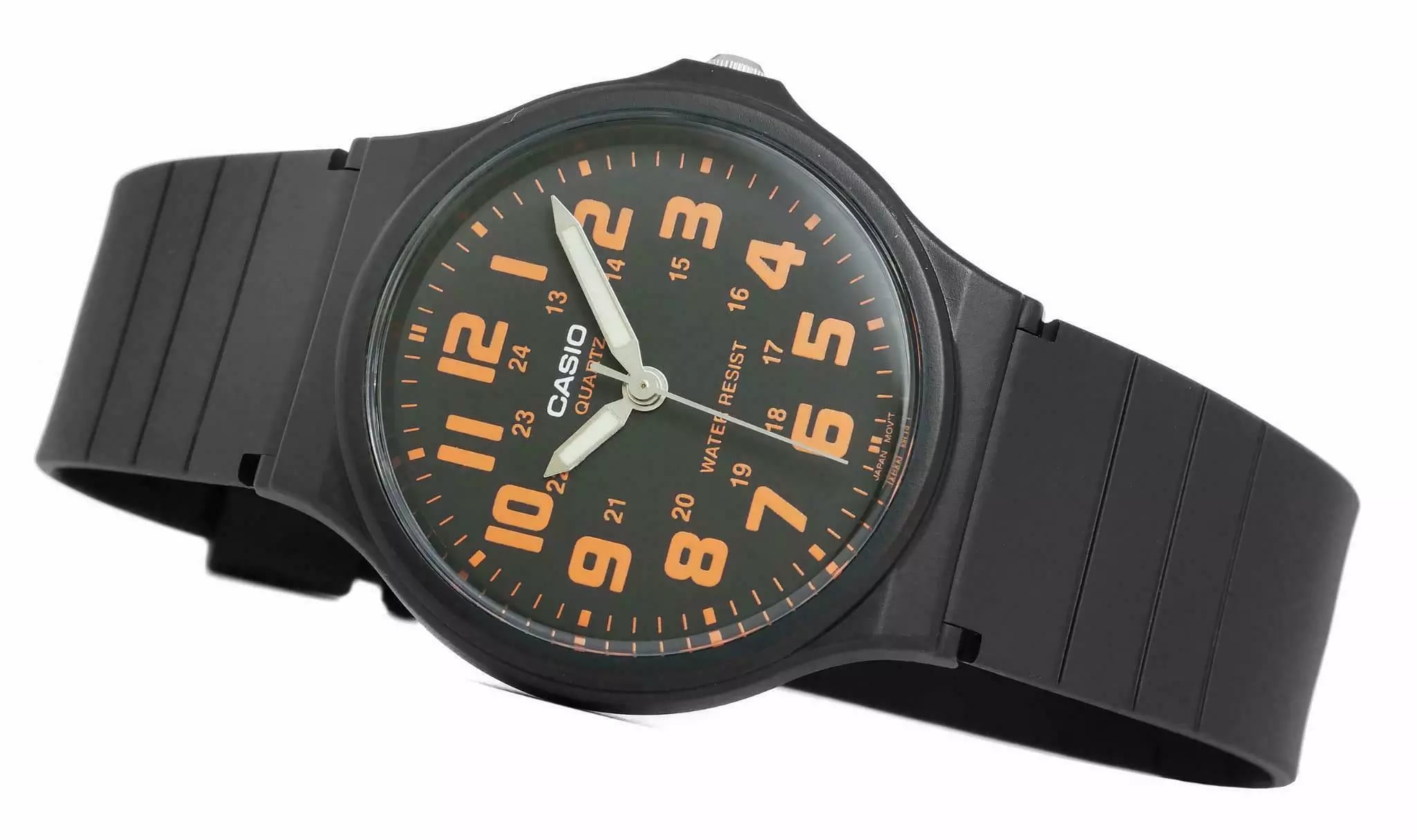 Casio MQ-71-4B мужские часы застежка крупным планом