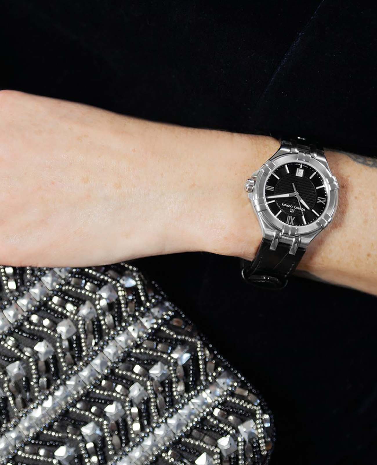 Maurice Lacroix Maurice Lacroix Aikon Date AI1008-SS001-330-1 кварцевые часы с аксессуарами мужские часы модель AI1008-SS001-330-1