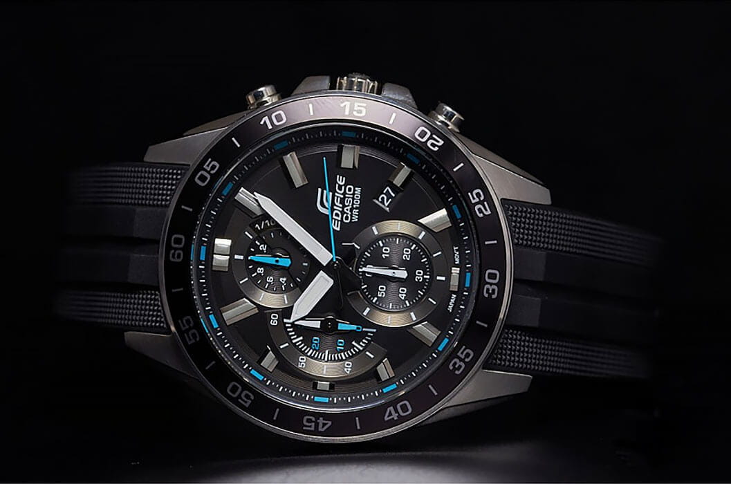 Casio Casio Edifice EFV-550P-1AVUDF (EFV-550P-1A), edifice япония мужские часы на браслете каучук боковой вид