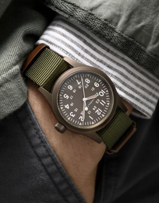 Hamilton H69449961 мужские часы застежка крупным планом