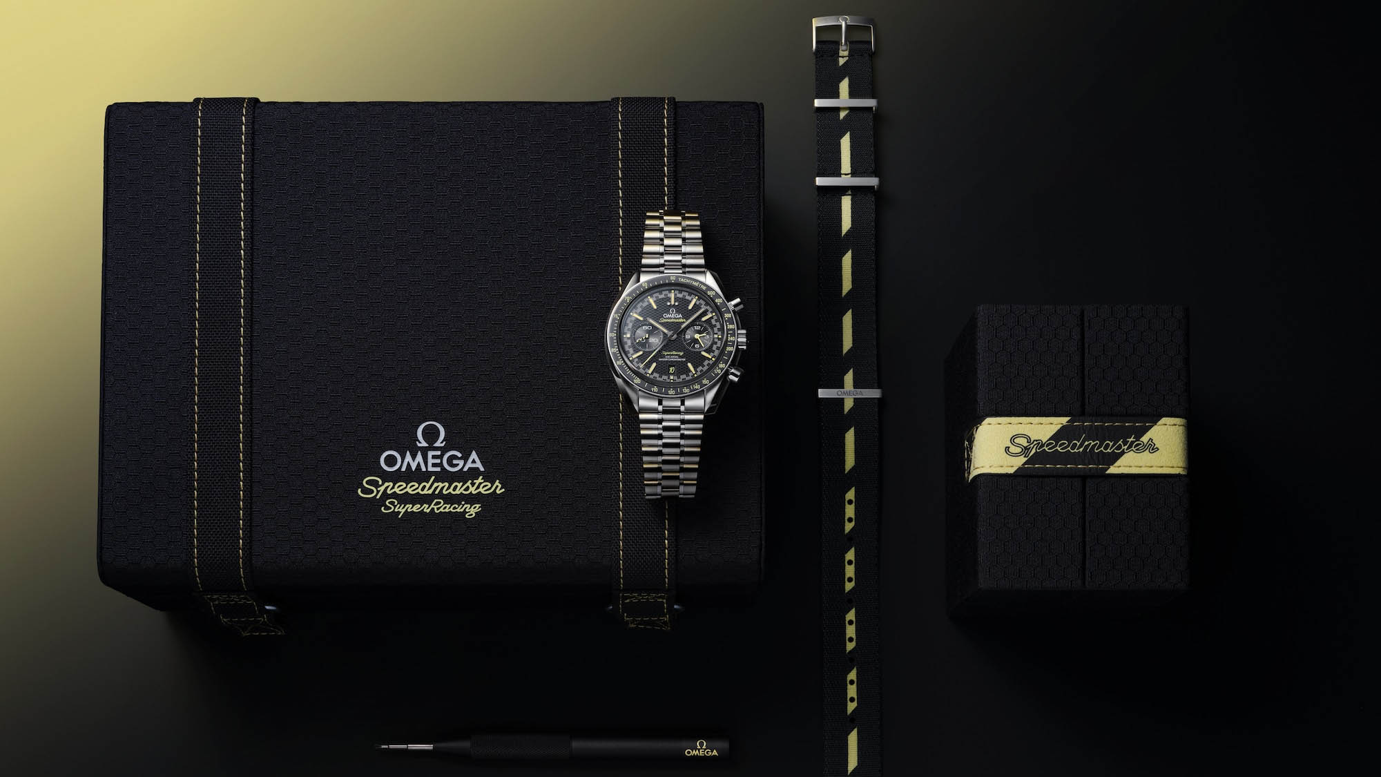 Omega Omega Speedmaster Super Racing 329.30.44.51.01.003, speedmaster швейцария мужские часы на браслете нержавеющая сталь боковой вид