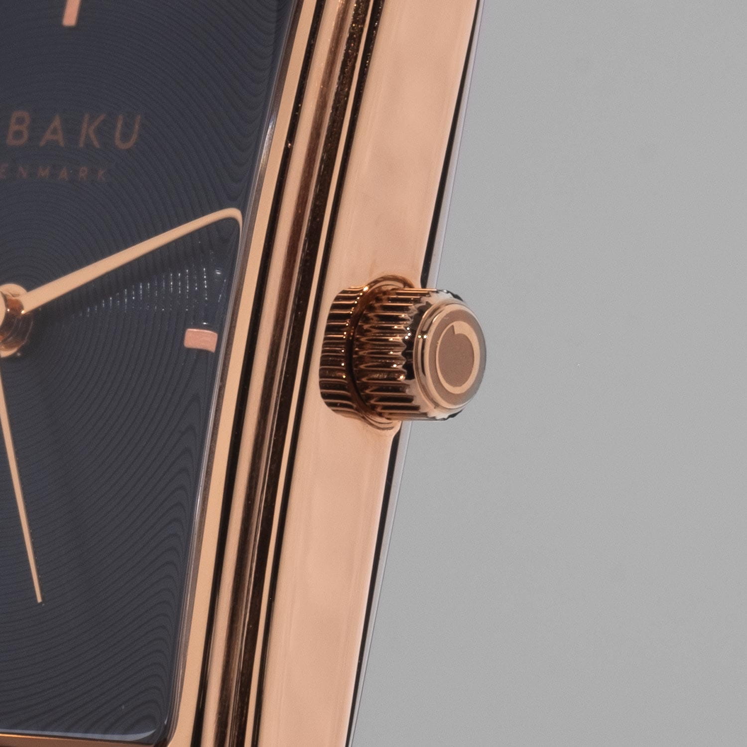 Obaku Obaku Links V293LXVLSL,  дания женские часы на браслете нержавеющая сталь с ip-покрытием боковой вид