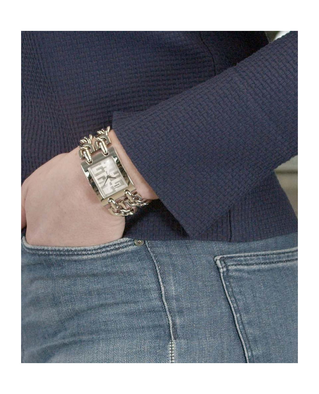Guess Guess Trend GW0294L1,  сша женские часы на браслете нержавеющая сталь боковой вид