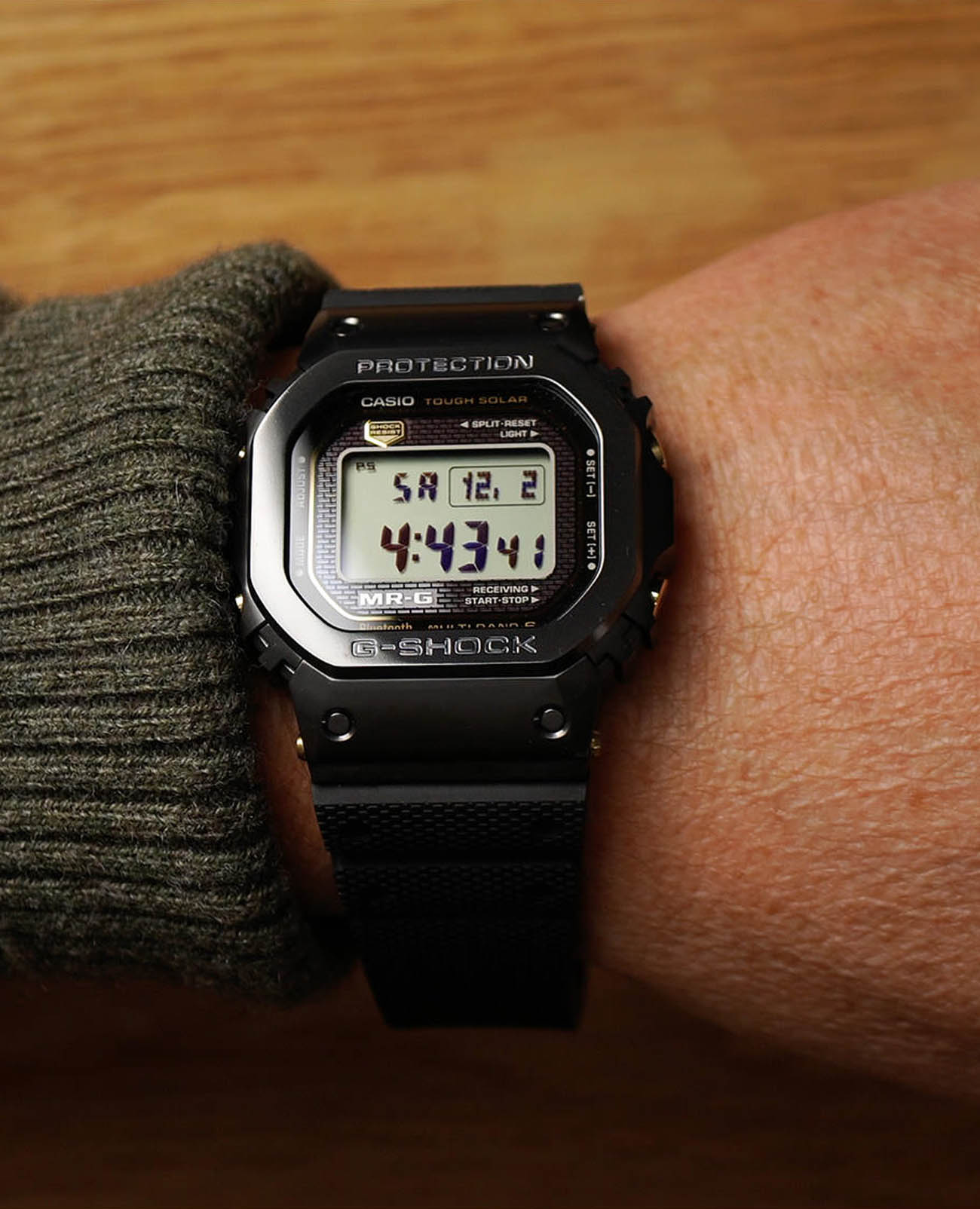 Casio Casio G-Shock MRG-B5000R-1DR (MRG-B5000R-1) MRG, наручные мужские часы фото под углом