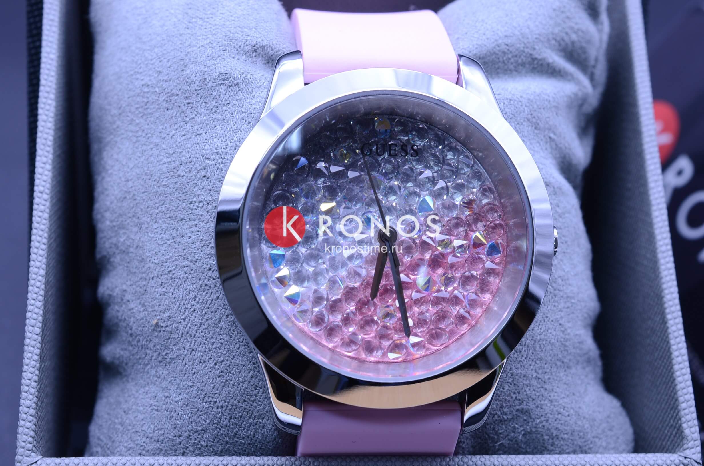 Guess Guess Dress Steel W1223L1,  сша женские часы на браслете силикон боковой вид