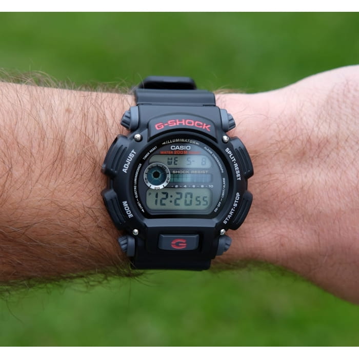 Casio Casio G-Shock DW-9052-1VDR (DW-9052-1V) , наручные мужские часы фото под углом