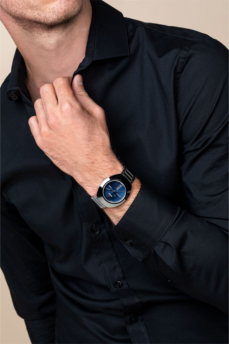 Rado R12160213 мужские часы застежка крупным планом