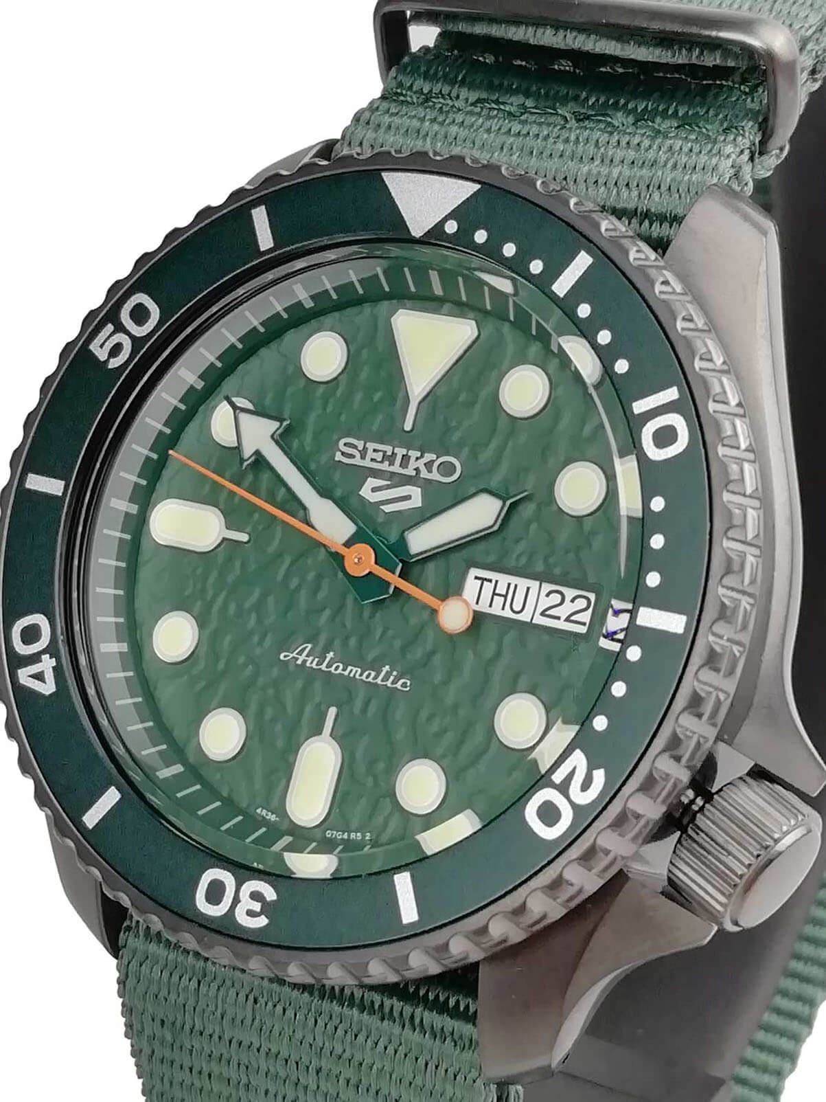 Seiko Seiko 5 Sports SRPD77K1S механические мужские часы часы крупный план зеленый циферблата