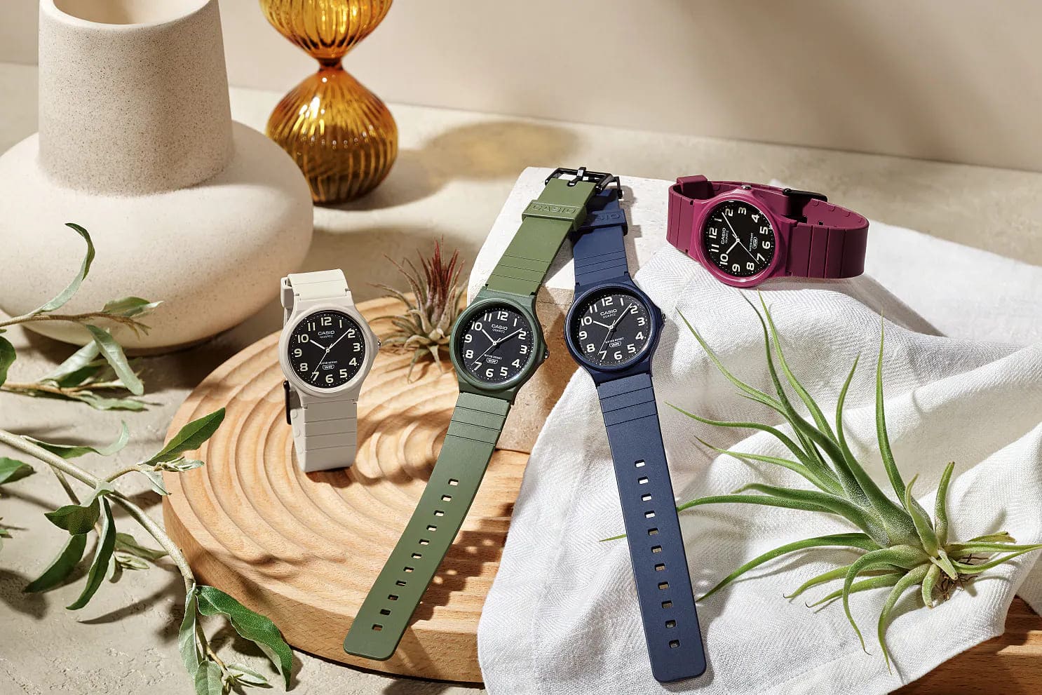 Casio Casio Collection MQ-24UC-4BEF  - задняя крышка пластик корпуса, япония часы