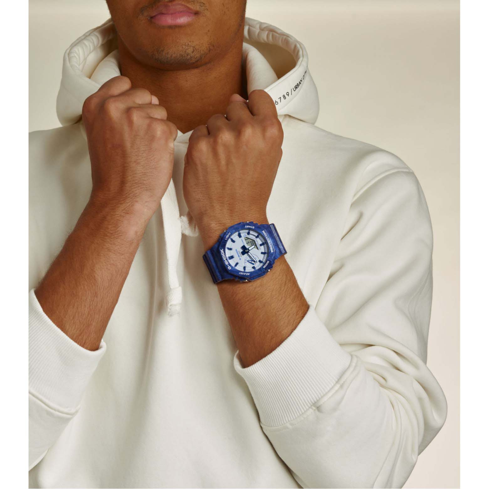 Casio Casio G-Shock GA-2100BWP-2A GA-2100, наручные мужские часы фото под углом
