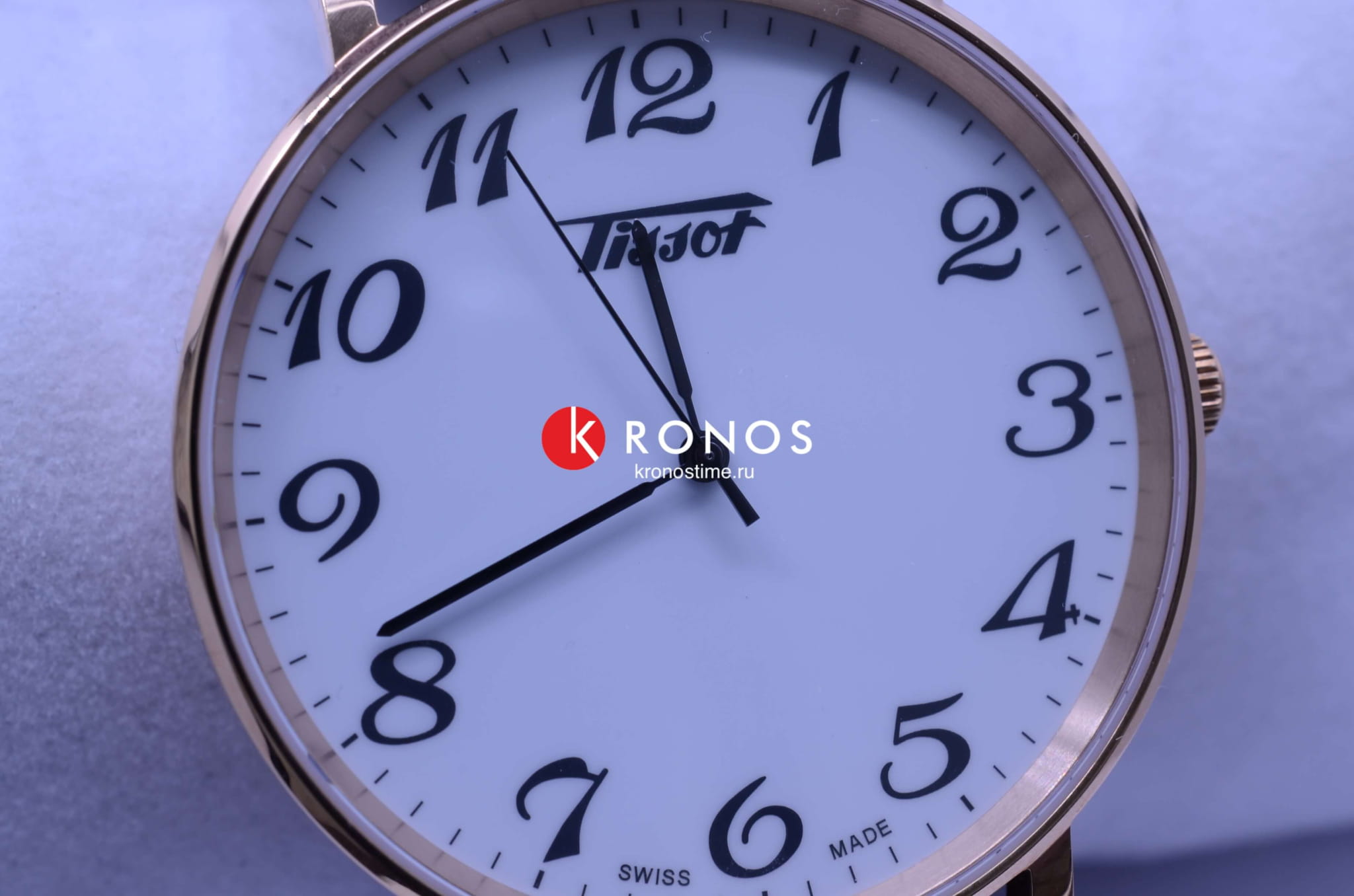 Tissot T1096103601201 мужские часы застежка крупным планом