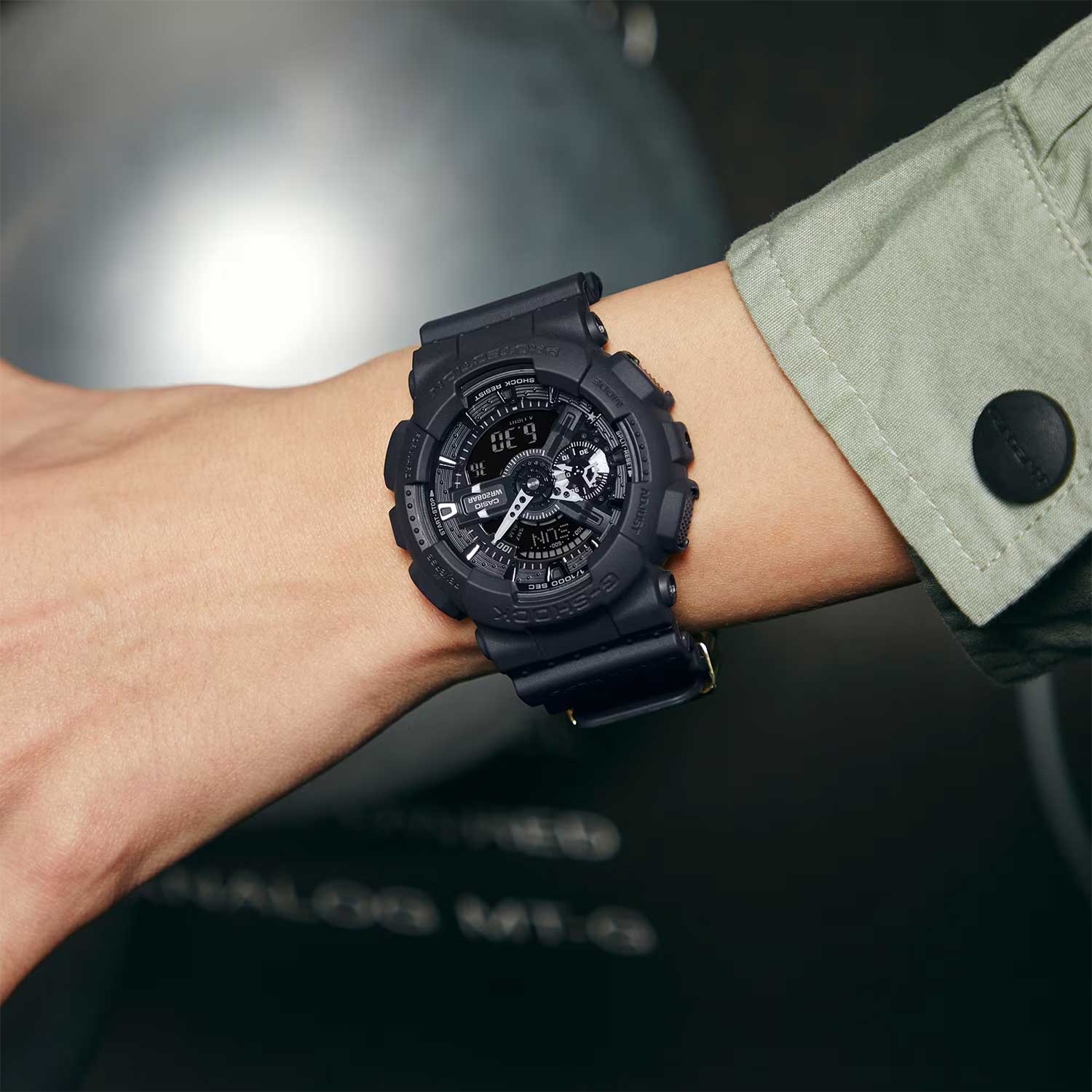 Casio Casio G-Shock GA-114RE-1A лимитированной серии, наручные мужские часы фото под углом