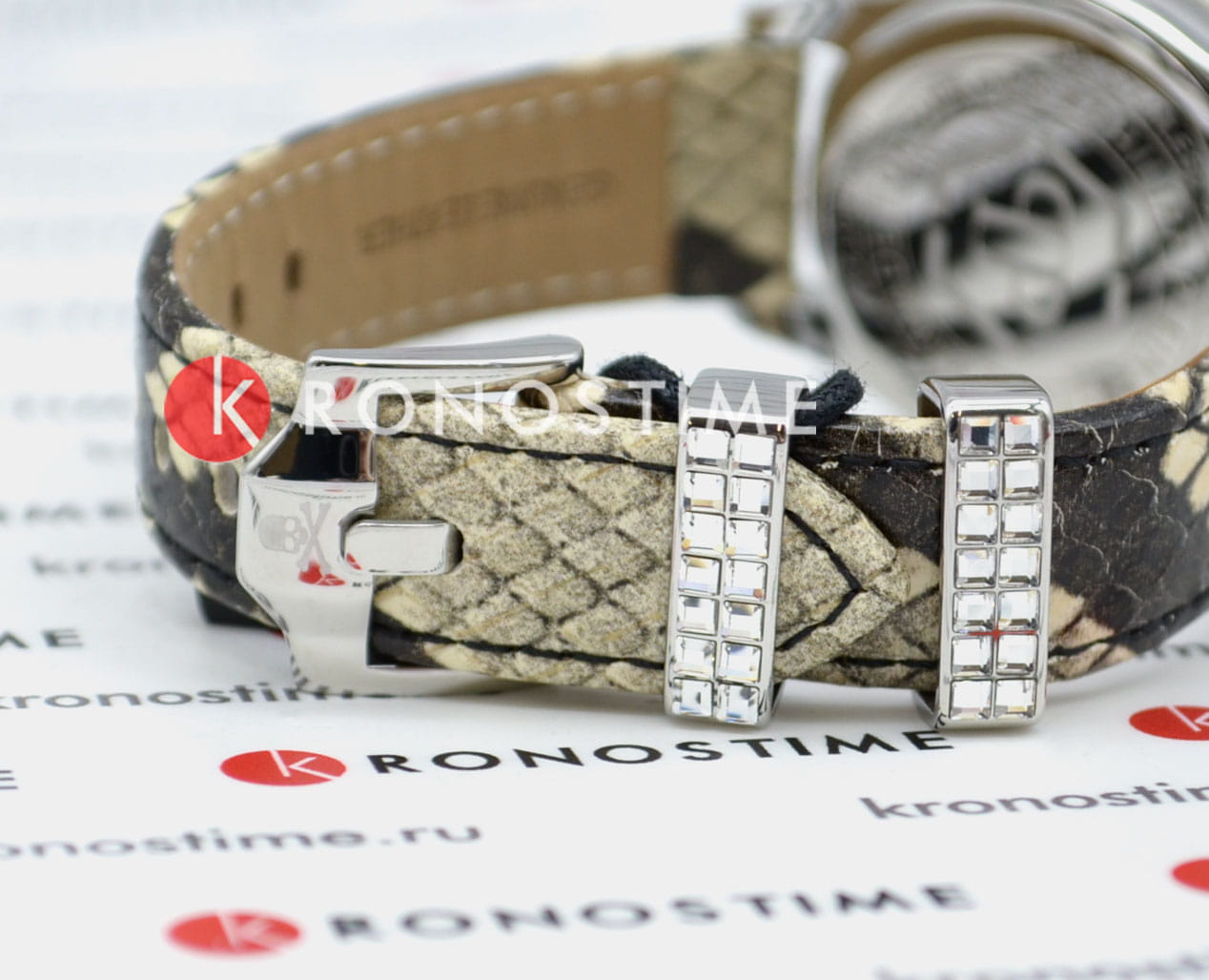 Philipp Plein PWDAA0121 женские часы застежка крупным планом