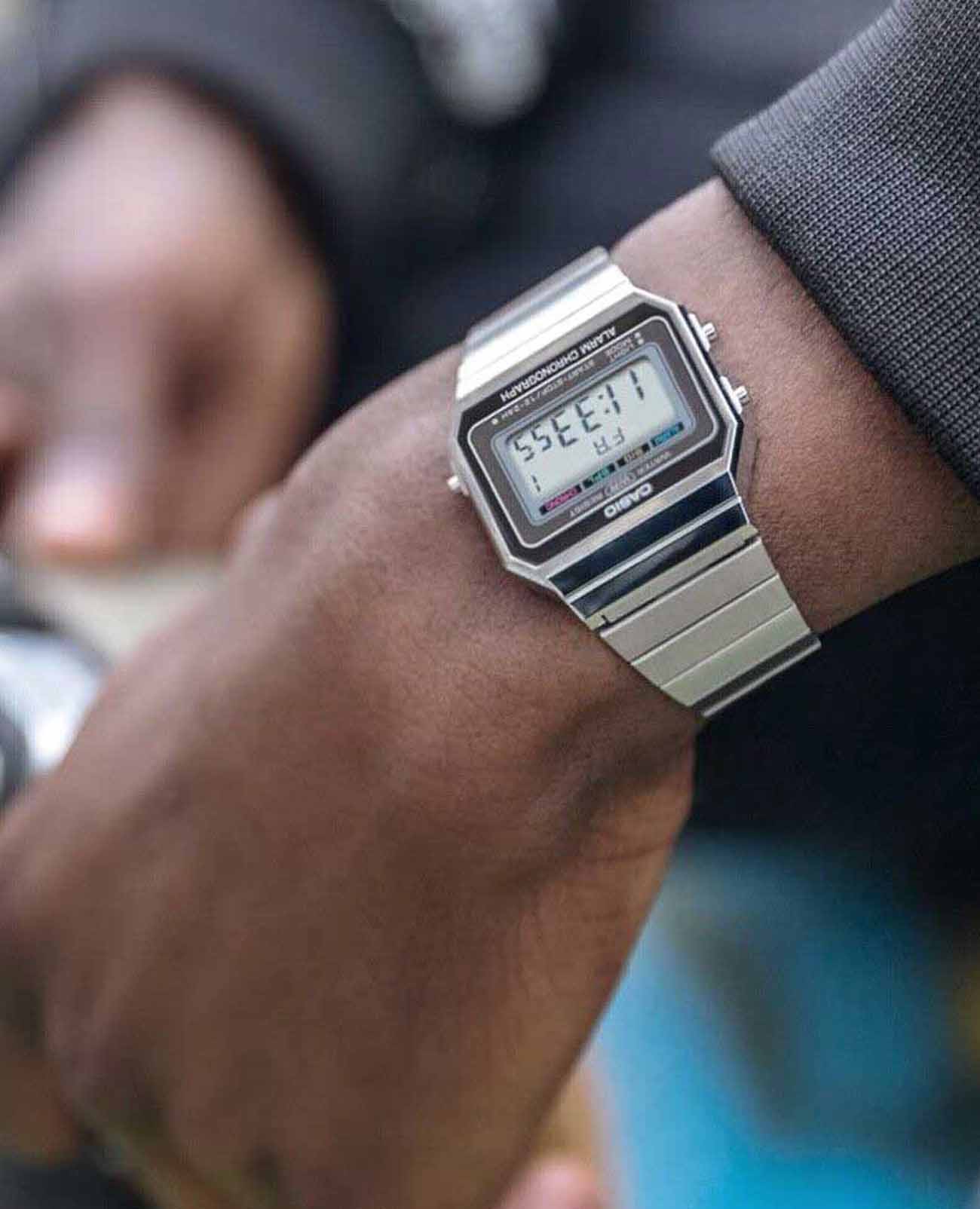 Casio Casio Vintage A700W-1ADF ( A700W-1A), vintage япония мужские часы на браслете нержавеющая сталь боковой вид