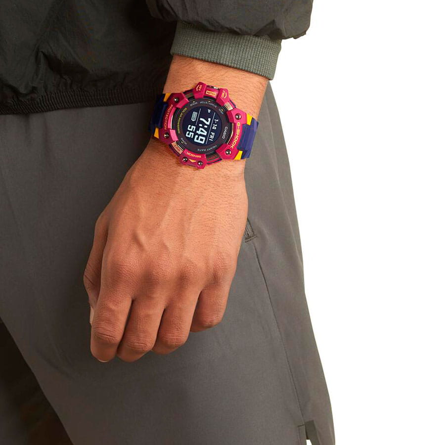 Casio Casio G-Shock GBD-H1000BAR-4DR (GBD-H1000BAR-4) G-SQUAD, наручные мужские часы фото под углом